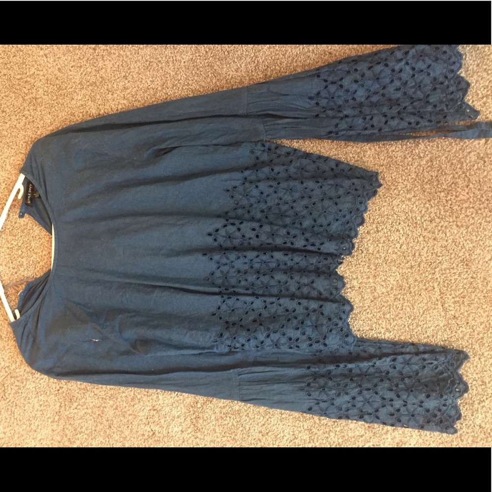 Floral Cutout bell sleeve top